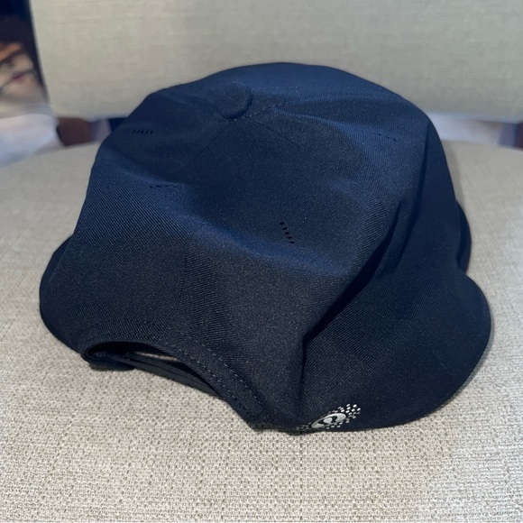 Lululemon Seawheeze 2015 Commemorative
Adjustable Cap - Picture 3 of 10